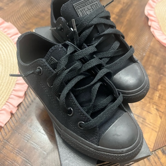 Converse Kids All Black Sneakers - Picture 1 of 4